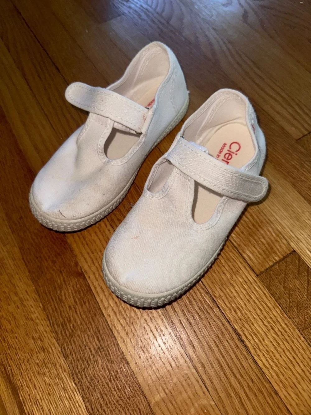 Cienta Kids Shoes 50000 in white- size kids 29 (US 11)